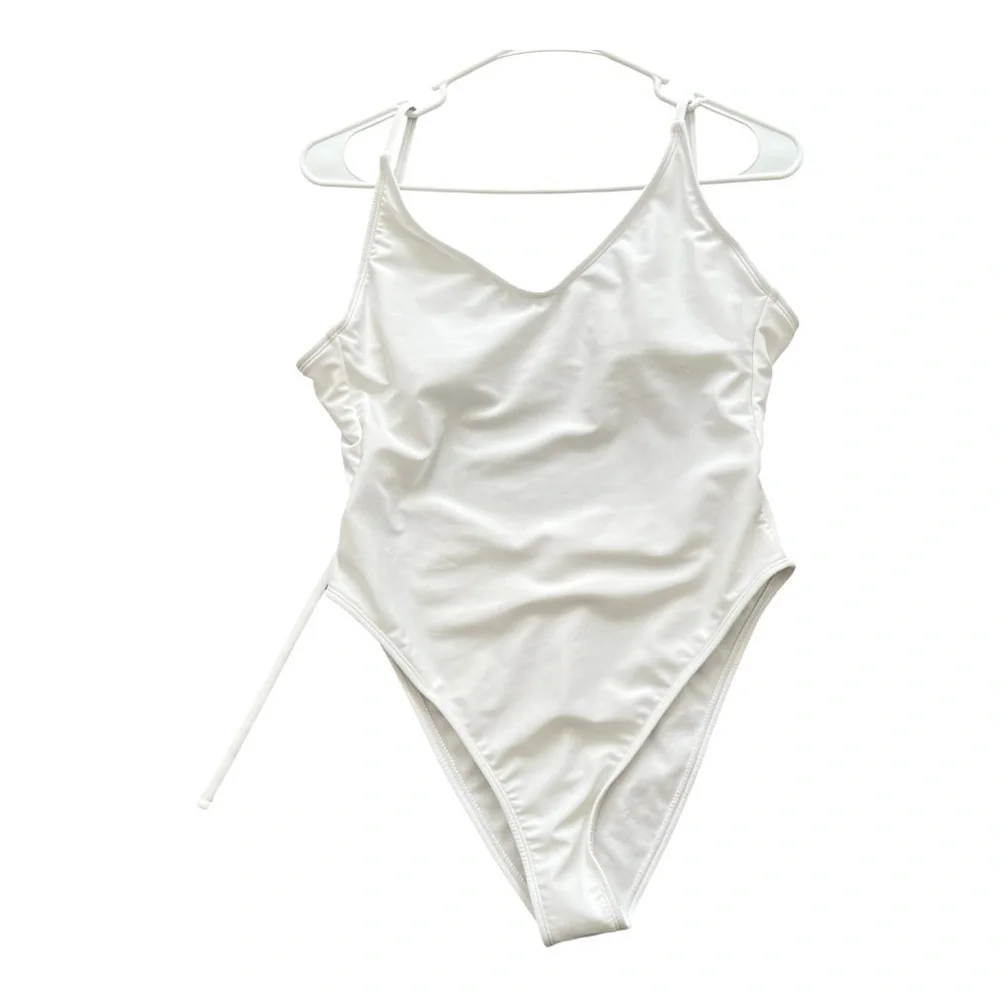❤️3/$15 Wild Fable Women's White V-Neck One-Piece Swimsuit- M